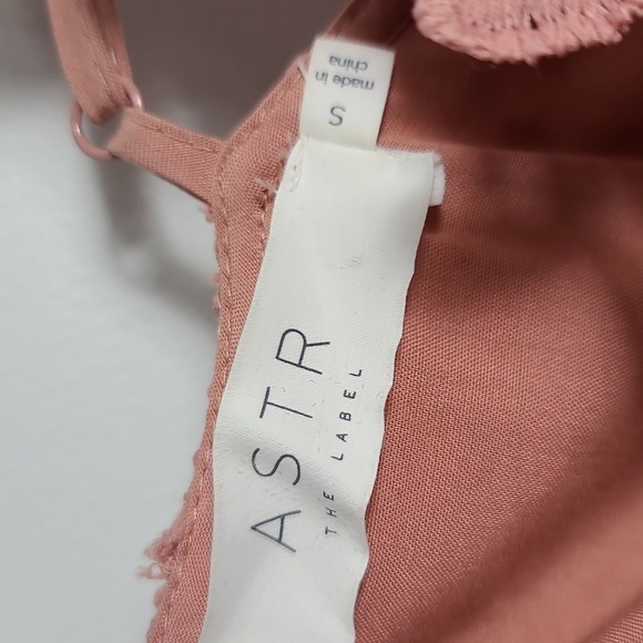 ASTR THE LABEL Pink Lace Midi Cocktail Dress Size Small - Picture 2 of 16